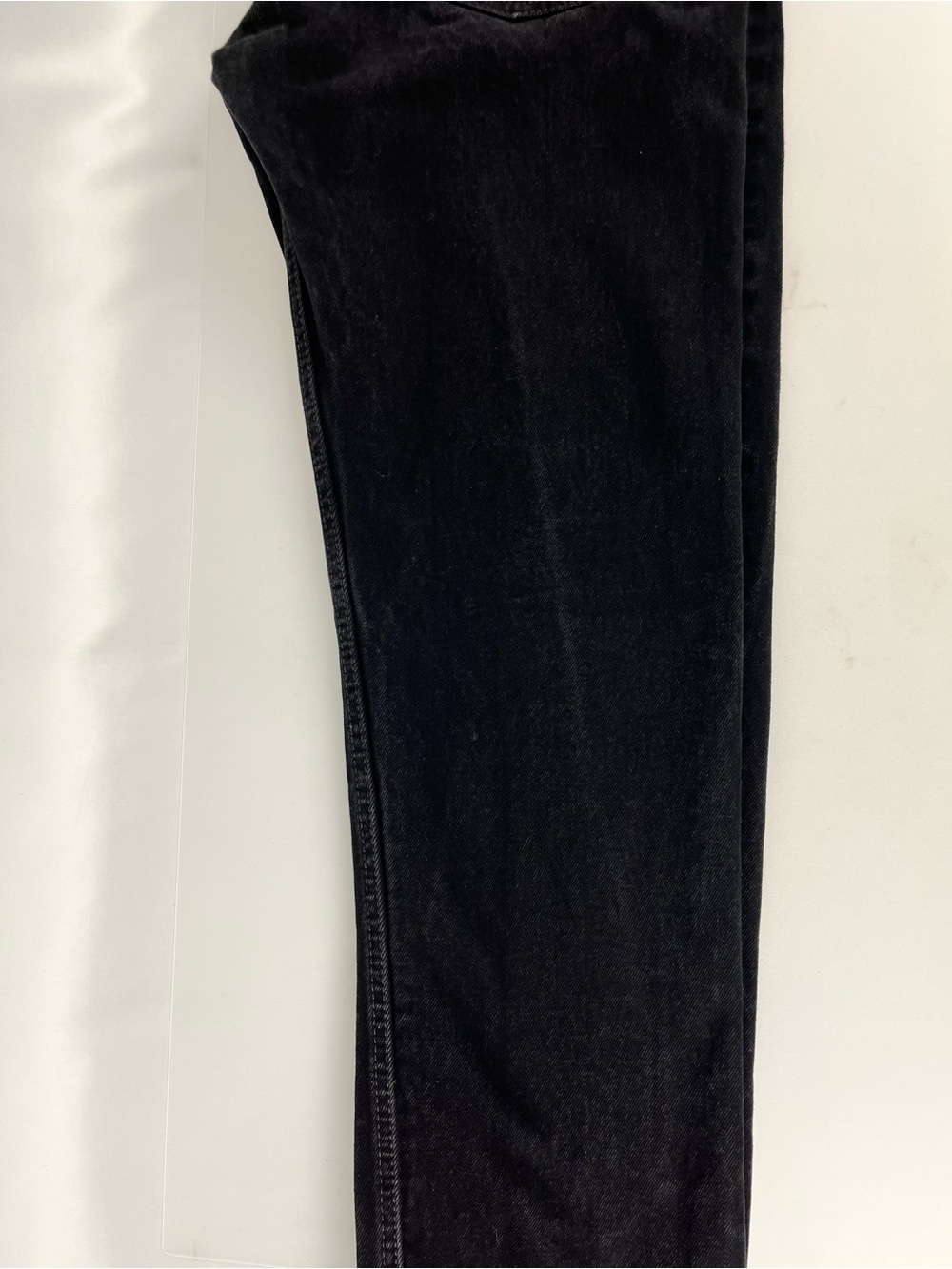 Levi’s 505 Men's regular-fit straight-leg jeans washed black denim 36”W - Picture 15 of 16